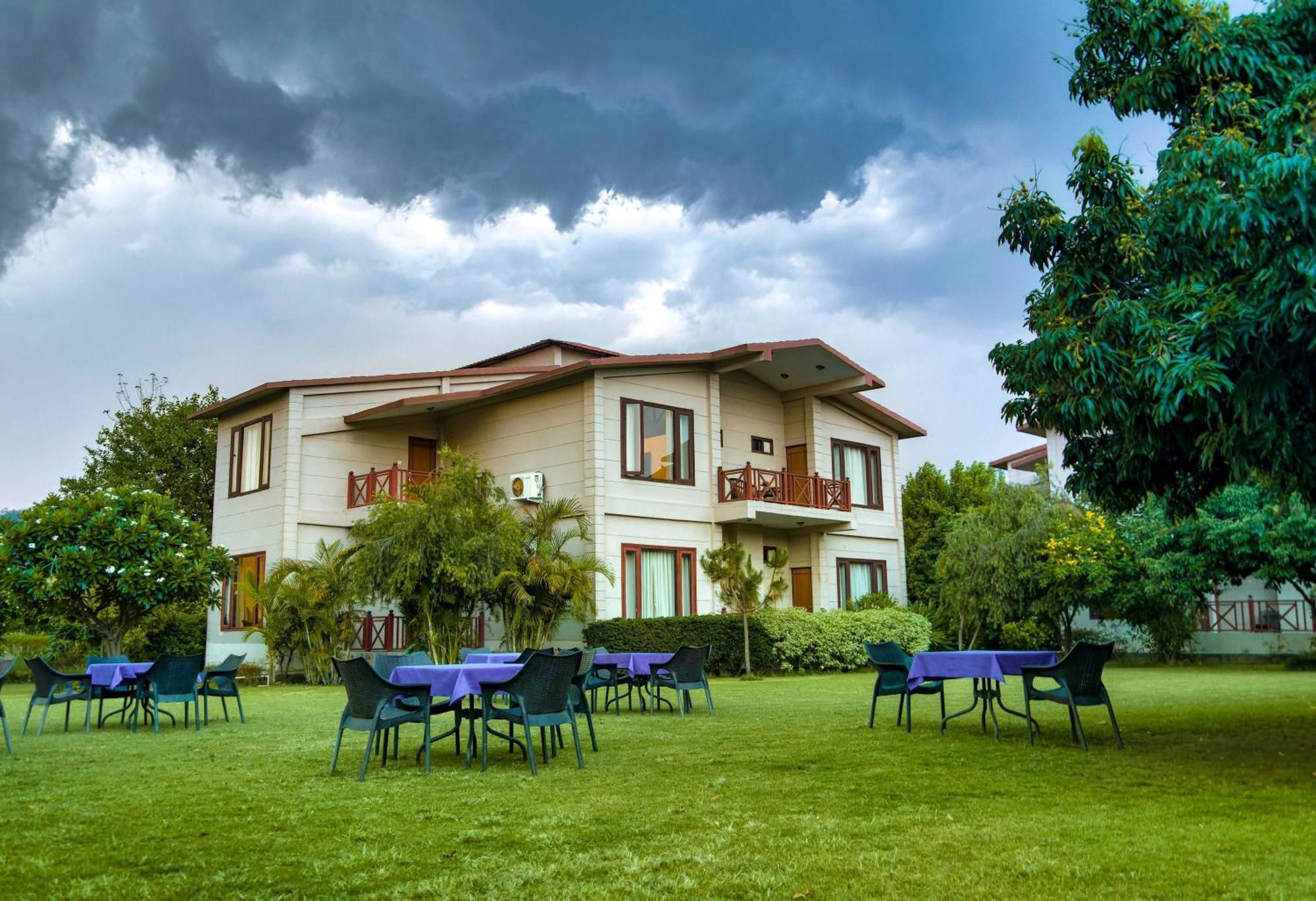 Villa Sunday Alaya Corbett Rāmnagar Exterior foto