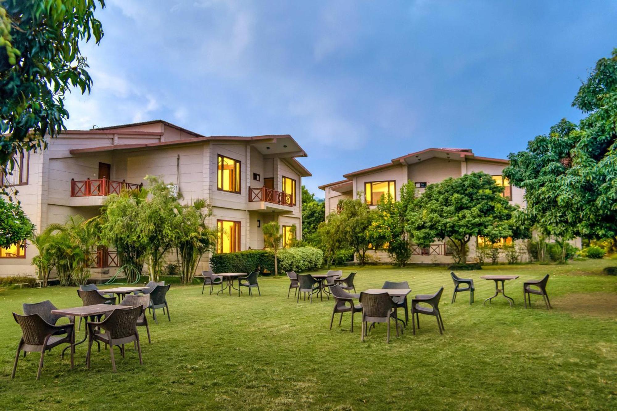Villa Sunday Alaya Corbett Rāmnagar Exterior foto